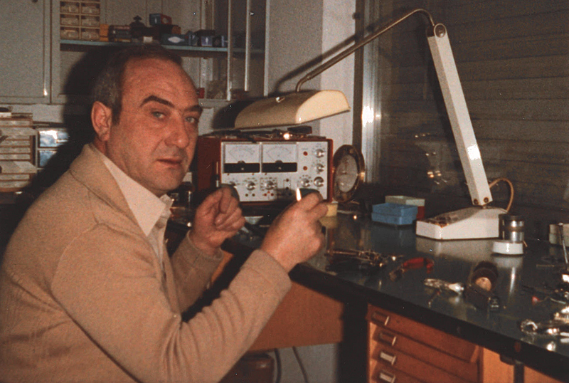 Historisches - Gerhard Dederichs in seiner Werkstatt